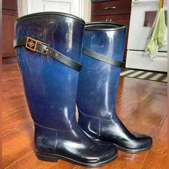 DAV rain boots - Picture 1 of 5